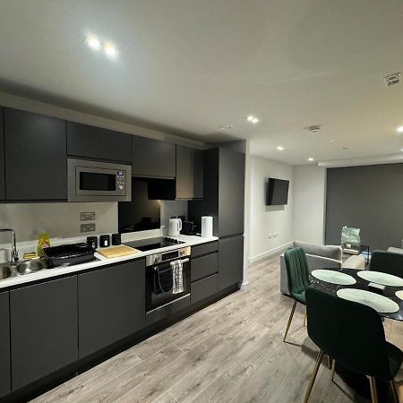 Modern 2-Bedroom Apartment In Heart Of Liverpool Exterior photo